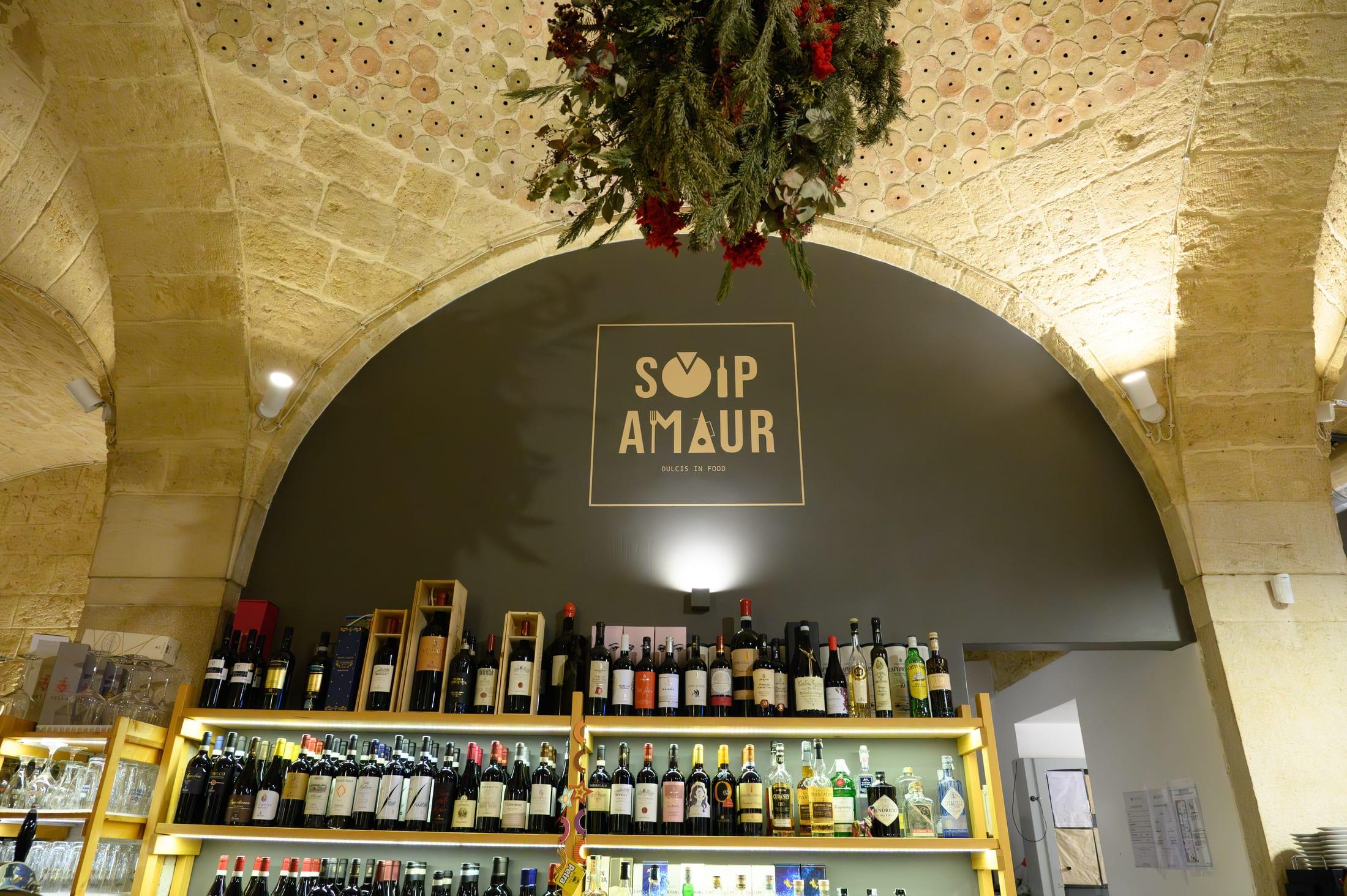 Soip Amaur dining room