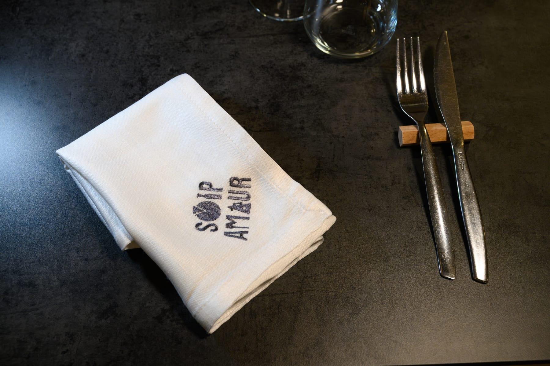Soip Amaur table setting